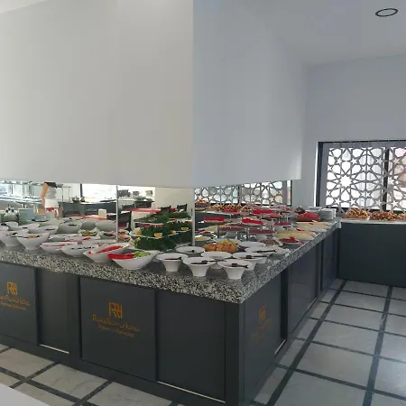 Ξενοδοχείο Roxx Royal